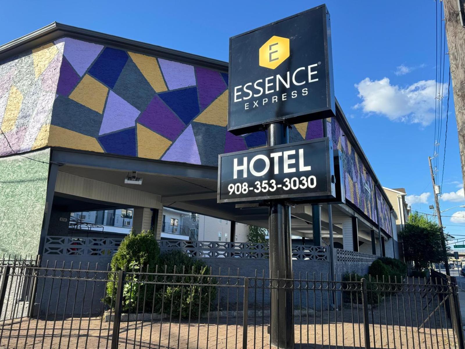 Essence Express Elizabeth Ewr Airport Hotel Exterior photo